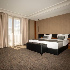 Suite executive